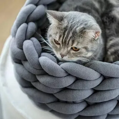 Fluffy Knitted Round Cat Bed