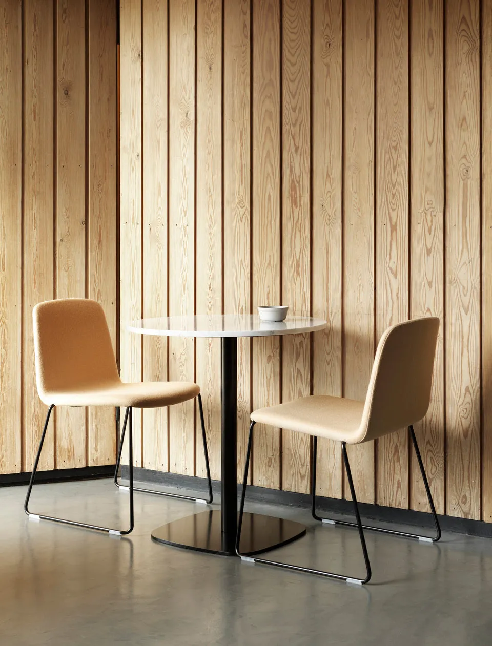 Form Café Table - Round