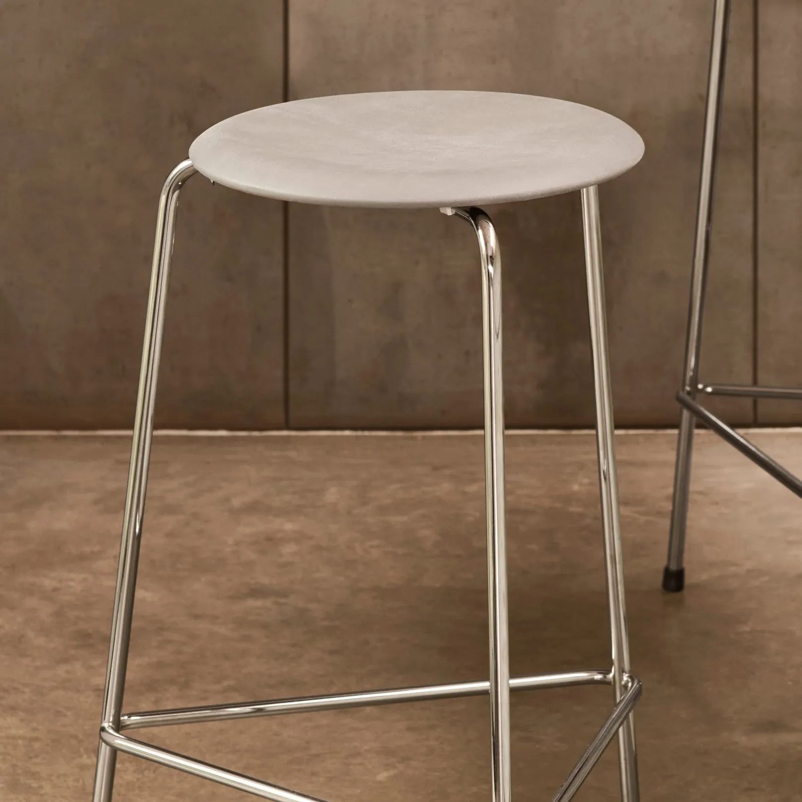 Fritz Hansen Dot™ High Stool Leather