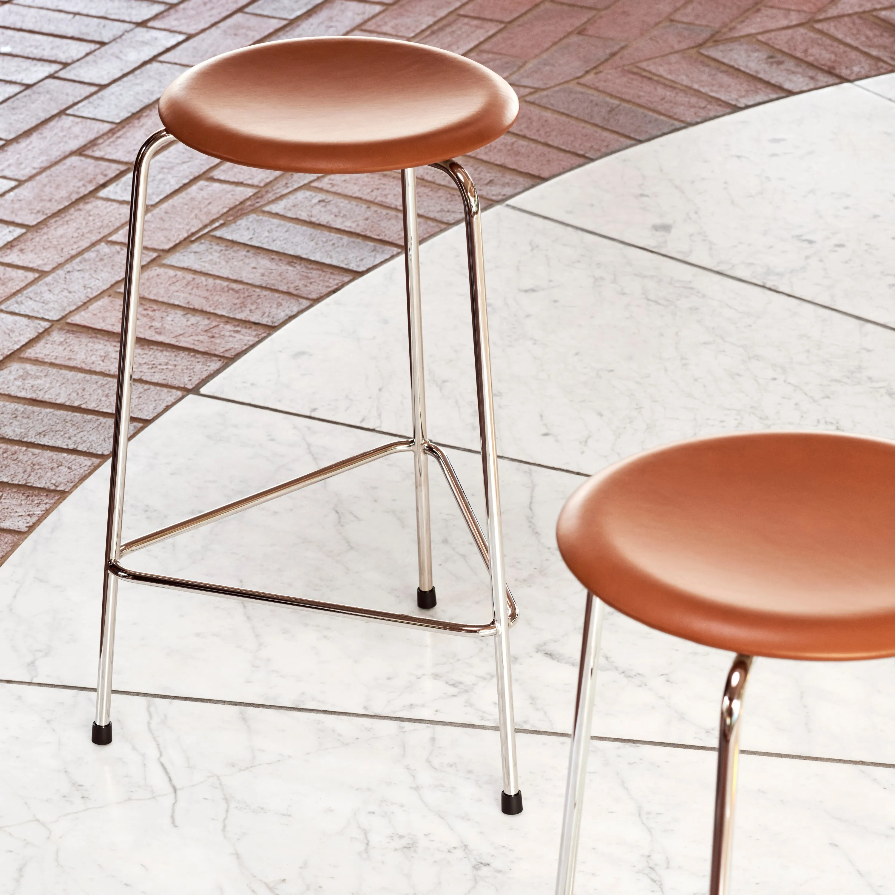 Fritz Hansen Dot™ High Stool Leather