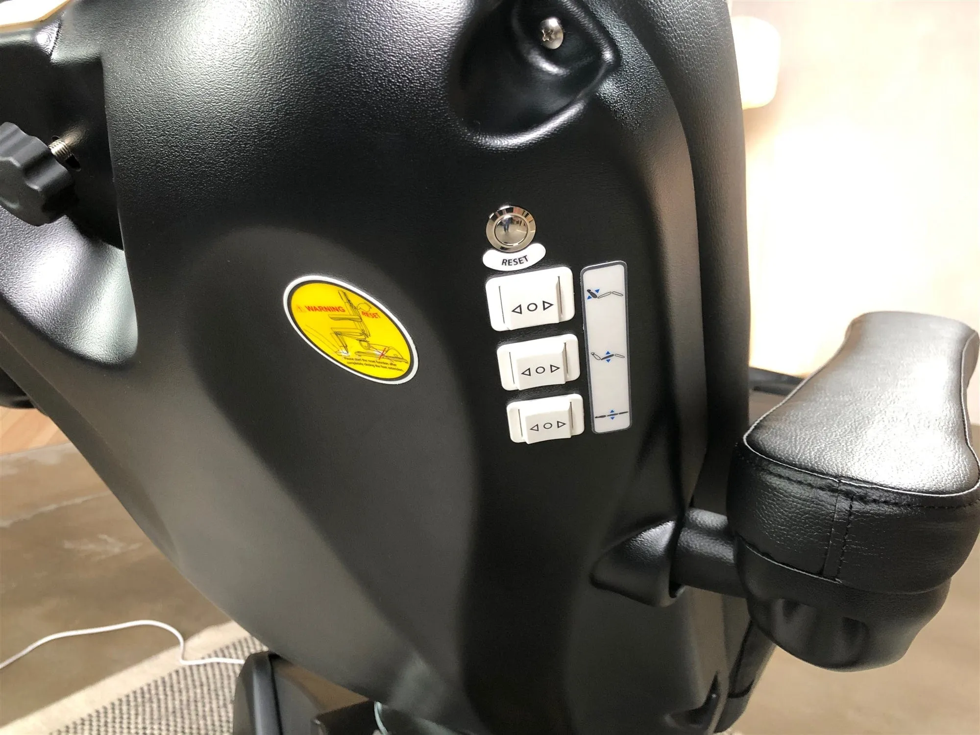 Fully Electric 4 Motor Treatment Chair Bed