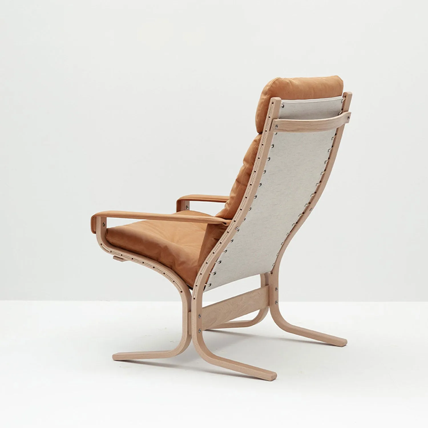 hjelle | siesta classic 301 chair | high back with arms | oak   vintage 413 leather