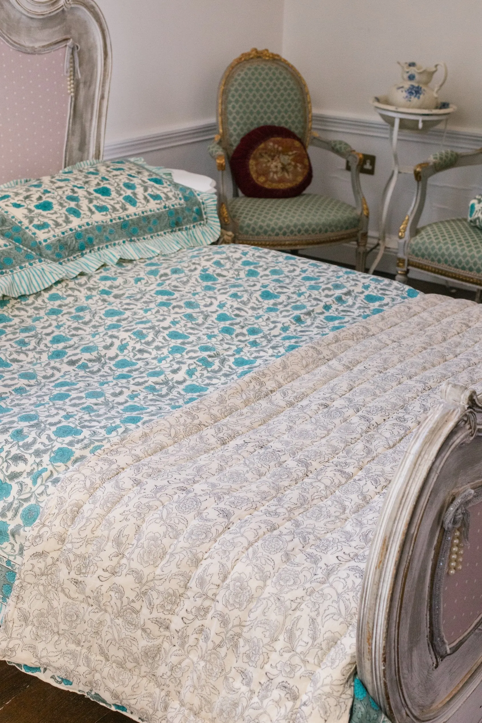 Jasmine Quilt in Vintage Blue - Single