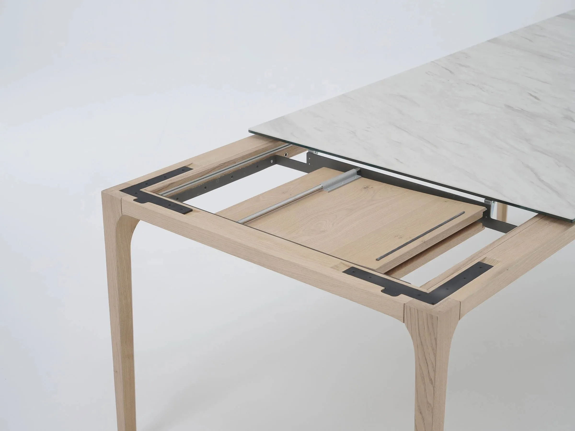 Kapet Extendable Table