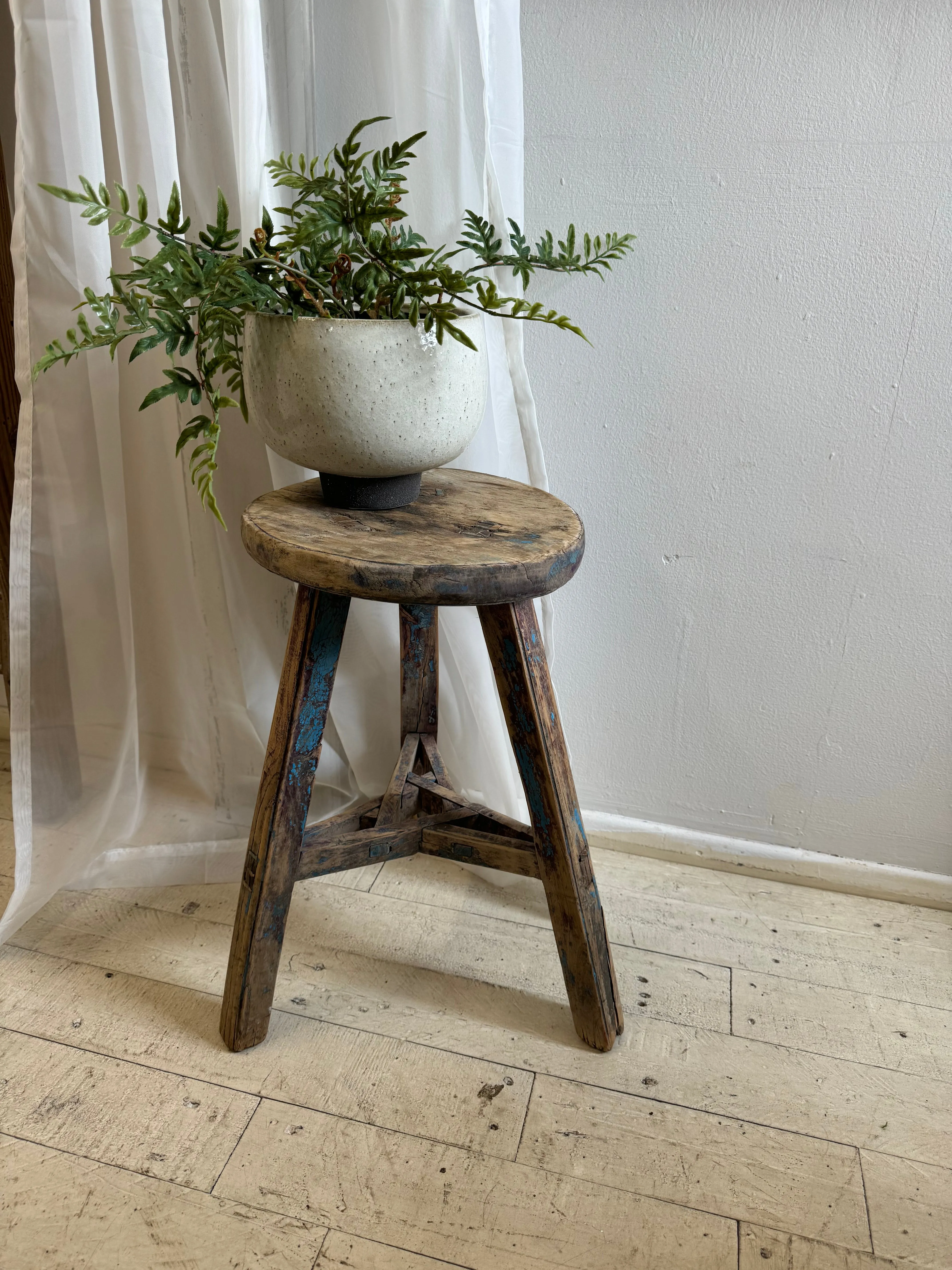 Round Elm Stool