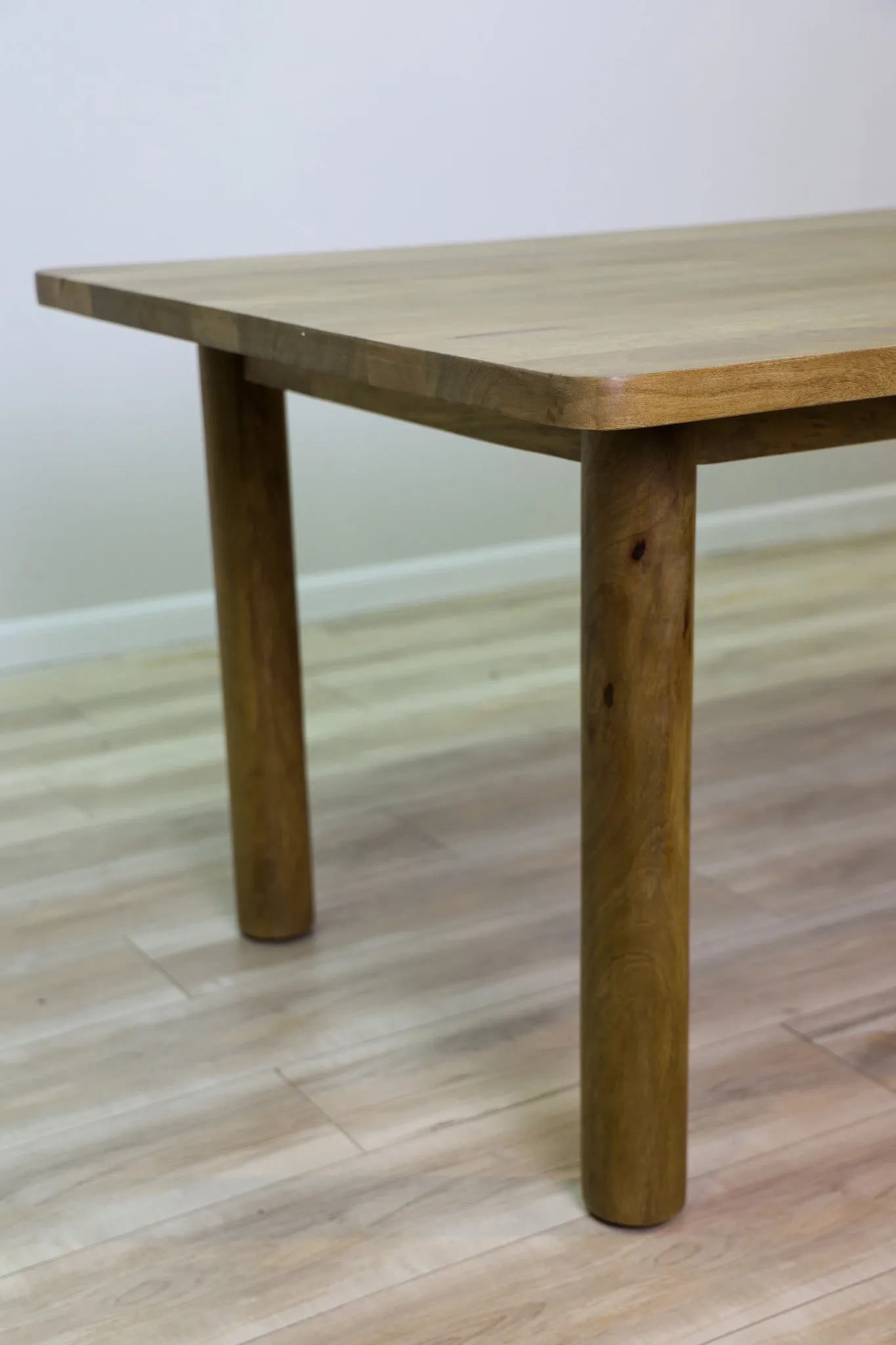 Victoria Dining Table